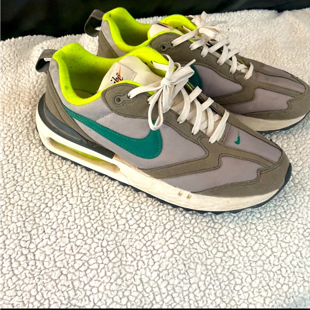 Men’s Nike Air Max, gray 7.5